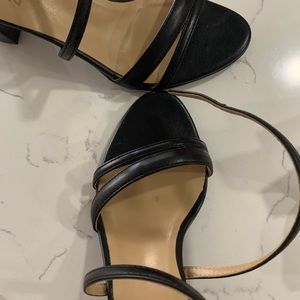 Naturalizer Women's dressy sandal. Super cute size 6M US, 3 UK, 36 EUR, 23CM.